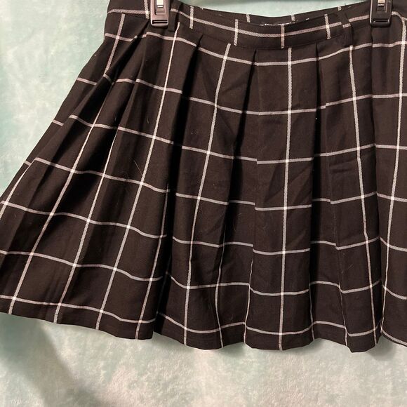 Hot Topic Pleated Plaid Skirt XL Punk Academia Goth Style - Picture 2 of 6